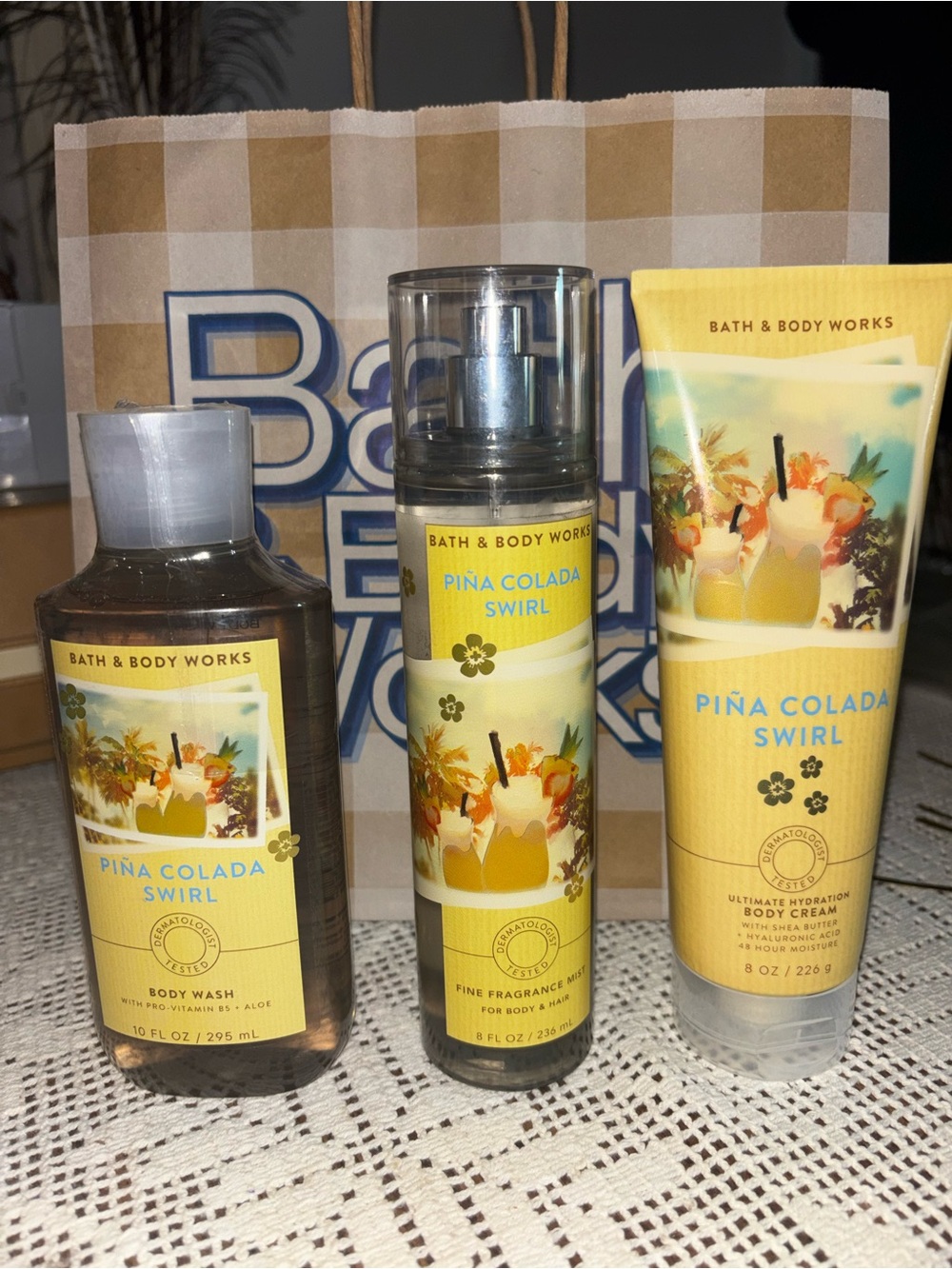 (2026)Bath & Body Works Piña Colada Swirl Fragrance Mist & Body Care Set